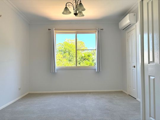 EAST TAMWORTH- Beautiful 4 Bedroom Family Home - Photo 1