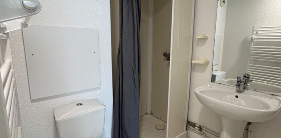 Appartement à louer - REIMS- - Photo 2