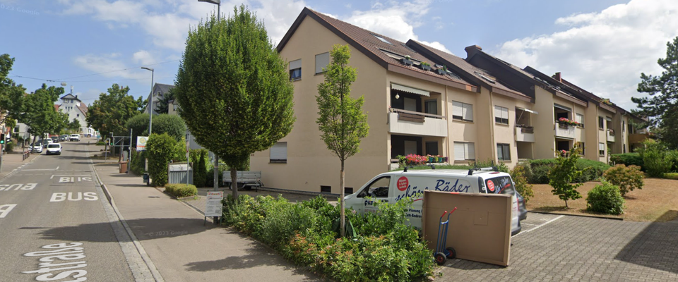 Großzügige 4-Zimmer-Wohnung mit Balkon + TG & Außenstellplatz - Photo 1