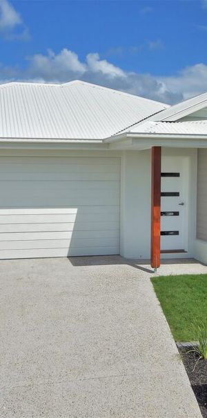 Beautiful Four-Bed Brand New house at Victoria Point - Photo 1