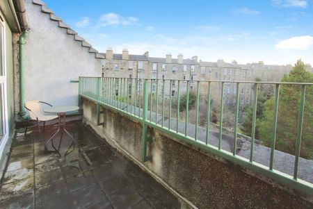 2 bedroom flat to rent - Photo 5