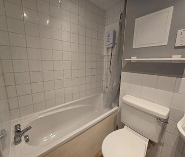 1 bedroom flat to rent - Photo 6