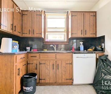 Refreshed 3 Bedroom 1 Bathroom Upper Unit - Photo 4