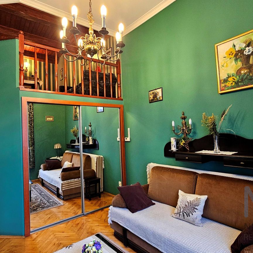 Stlowe mieszkanie z antresolą do spania ul. Starowiślna - Zdjęcie 1