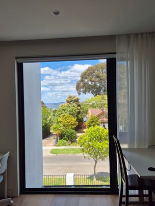 Glen Waverley - Photo 1