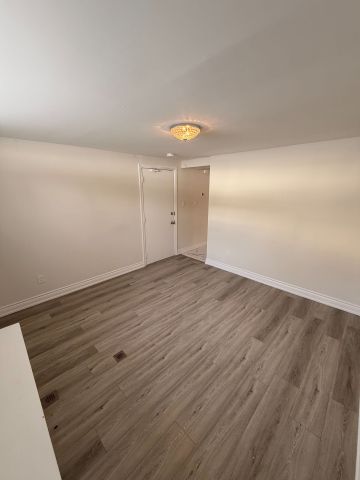 For Lease - 451 Leslie Street, Toronto, Ontario - Photo 3