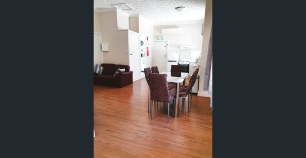 CARELLES APARTMENT - Fully Self Contained - Photo 1