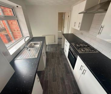 2 bed flat to rent in Springfield Terrace, Felling, Gateshead, NE10 - Photo 2