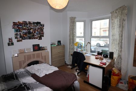 6 Bed Terraced House, Tennyson Road, SO17 - Photo 4