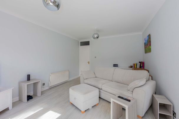 Eton Bank Court, Eton - Photo 1