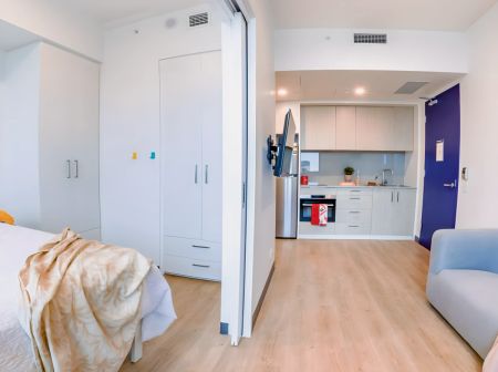 1 Bedroom Apartment - Photo 2