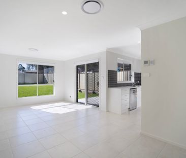 3 Bedroom Home - Ducted Air Con & Garage - Photo 1