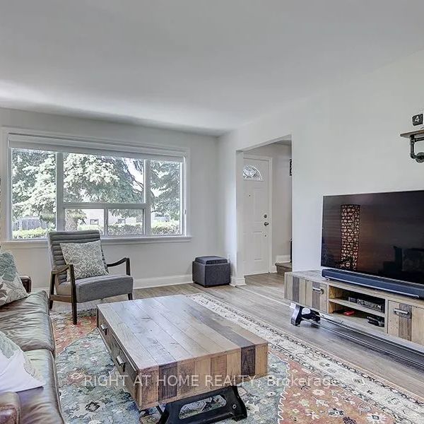 Detached Home For Lease | W9253113 - Photo 1