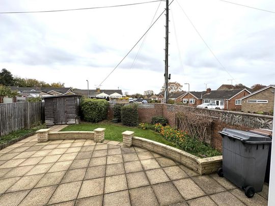 2 bedroom bungalow to rent - Photo 1