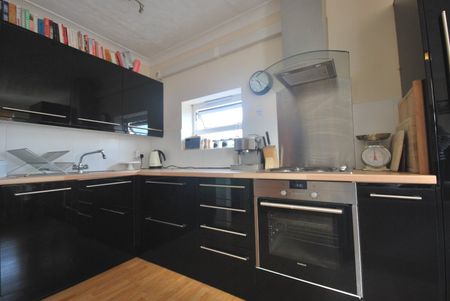 Flat to rent - Crystal Palace Road, East Dulwich, SE22 - Photo 4