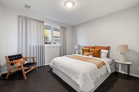 Renovated 2 Bdm Unit in Edgeware Village - Photo 2