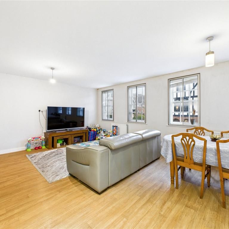 2 bedroom apartment to rent - Photo 1