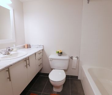 Master Room & Semi Ensuite Bath - Guy & Concordia - Photo 3
