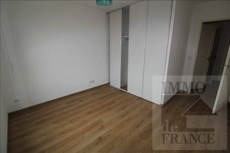 Location Appartement 3 pièces 71m² - Photo 3