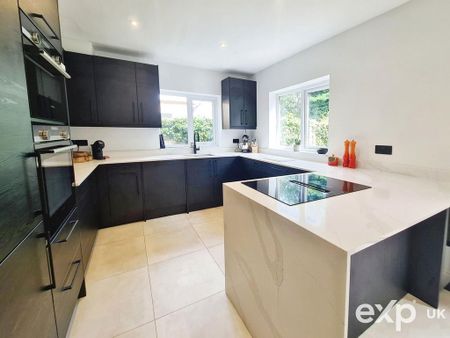 3 bedroom detached house to rent - Photo 3