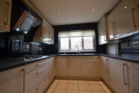 4 bedroom terraced house to rent - Photo 2