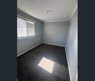 Budget Family Home - Photo 2