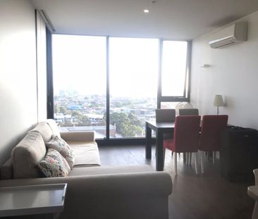 Fantastic 2 Bedder 2 Bath + Study With City Views - Photo 2