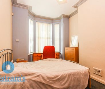 4 bed Mid Terraced House for Rent - Photo 2