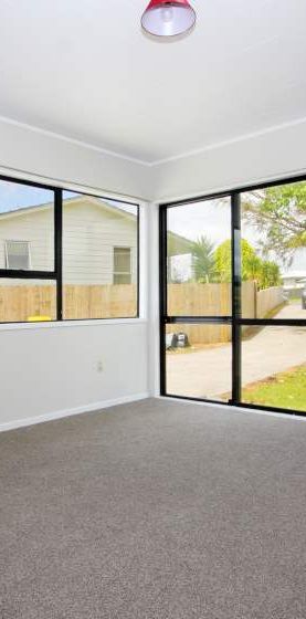 Spacious 3-Bedroom Home in Clendon Park - Photo 1