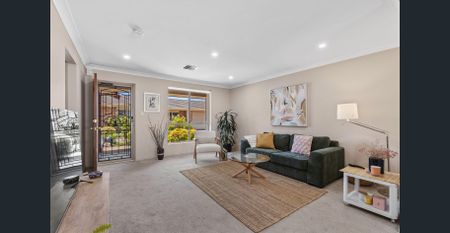 Find privacy: where low-maintenance living meets coastal convenience - Photo 2