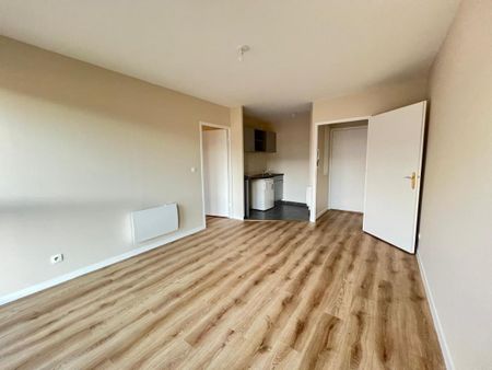 Location Appartement 2 pièces 34m² DEVILLE LES ROUEN 76250 - Photo 2