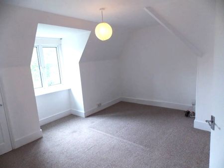 2 Bed Flat, Thicket Road, SE20 - Photo 3