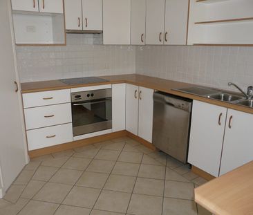 LARGE DUAL LIVING HOME WITH AIR CON CLOSE TO BEACH! - Photo 5