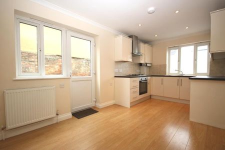 3 bedroom detached house to rent - Photo 5