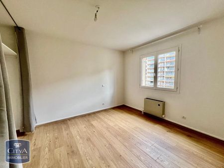 Location Appartement 2 pièces 47m² CHAMBERY 73000 - Photo 2