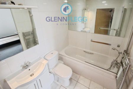 3 bedroom flat to rent - Photo 5