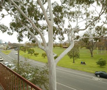 9/81 Alfred Crescent, Fitzroy North VIC 3068 - Photo 3