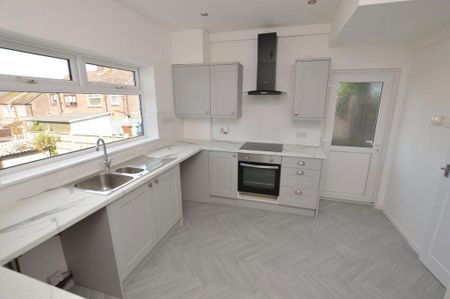 3 bedroom semi-detached house to rent - Photo 4