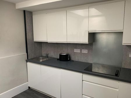 4 bedroom flat to rent - Photo 5