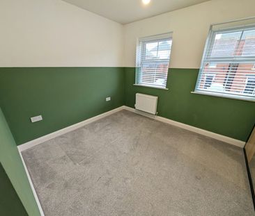 Terraced House to rent on - Photo 5