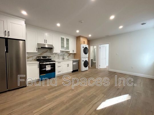 $2,299 / 1 br / 1 ba / 6 Caithness st unit 5 - Photo 1