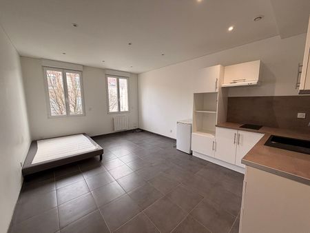 Location Appartement 1 pièce 26m² - Photo 3