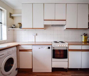 2 bedroom terraced house to rent - Photo 4