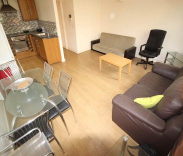 2 bedroom flat to rent - Photo 3