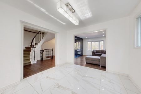 For Lease - 300 Charlton Avenue, Vaughan, Ontario - Photo 4