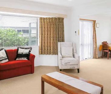 Located in Lynmore! - Photo 1