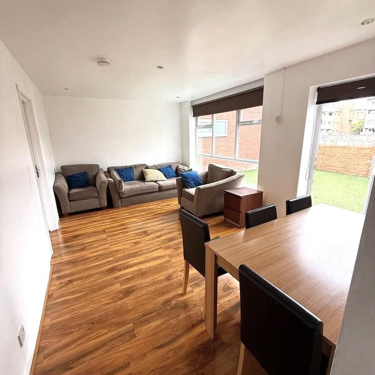 4 bedroom detached bungalow to rent - Photo 1