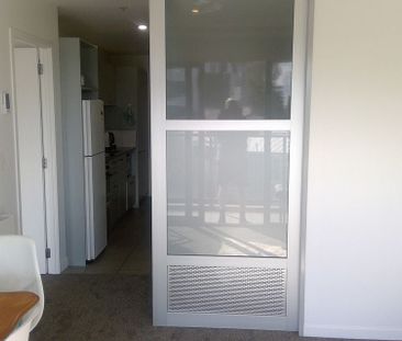 Two bedroom 53m secure apartment - Photo 4