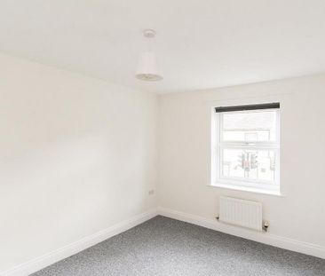 4 bedroom townhouse to rent - Photo 3