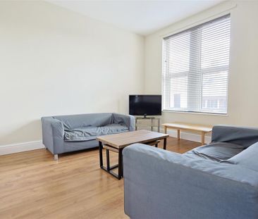 2 bedroom Flat to rent in High Street West, Wallsend, Tyne and Wear... - Photo 3